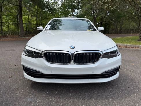 Used 2018 BMW 530e w/ Premium Package image 2