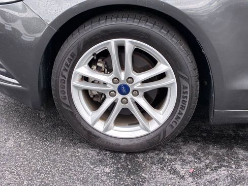 Used 2018 Ford Fusion SE w/ Fusion SE Technology Package FWD image 50
