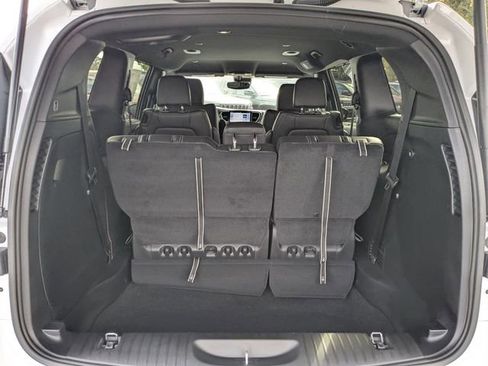 New 2026 Chrysler Pacifica Select FWD image 13