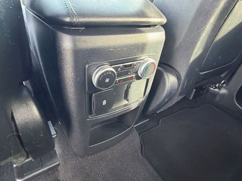 Used 2020 Ford Explorer XLT w/ Comfort Package image 25
