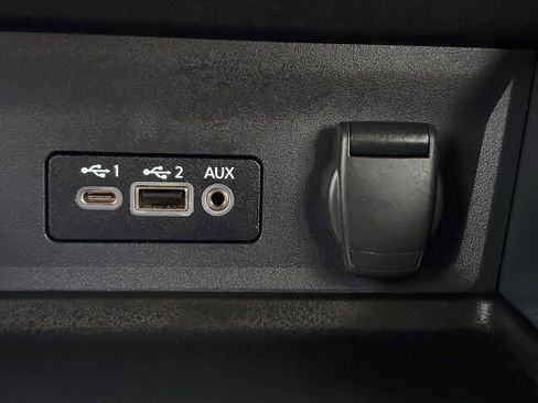 Used 2025 Nissan Sentra SV image 25