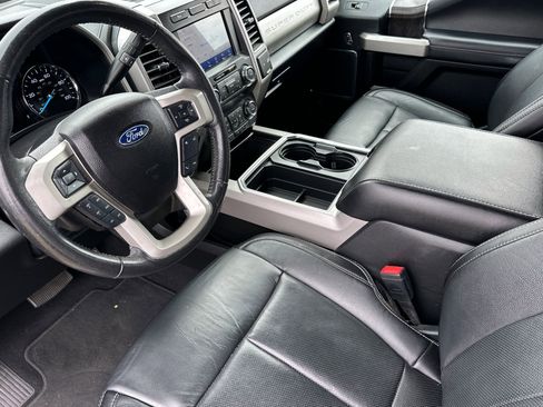 Used 2020 Ford F350 Lariat w/ Lariat Value Package image 9