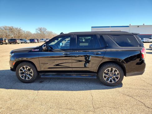 Used 2021 Chevrolet Tahoe Z71 w/ Z71 Off-Road Package image 2