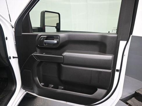 Used 2022 GMC Sierra 2500 Pro w/ Convenience Package image 12
