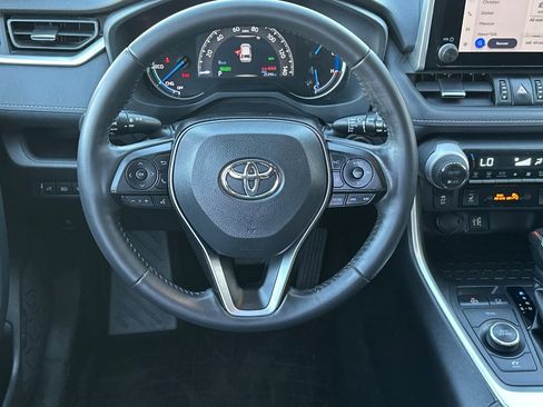 Used 2023 Toyota RAV4 XLE Premium image 14