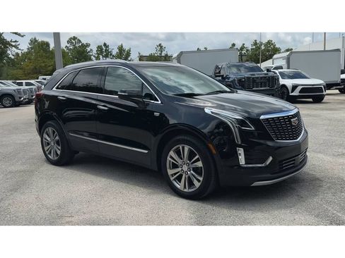 Used 2024 Cadillac XT5 Premium Luxury w/ Technology Package FWD image 2