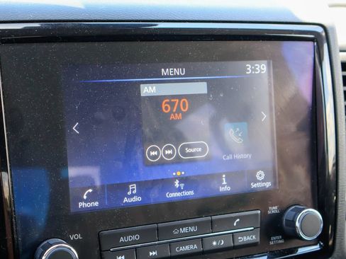 Used 2024 Nissan Frontier SV RWD image 5