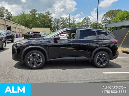 Used 2025 Nissan Rogue SV AWD/4WD image 2