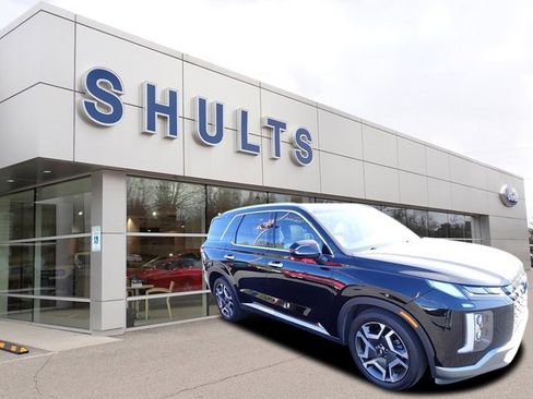 Used 2023 Hyundai Palisade Limited image 3