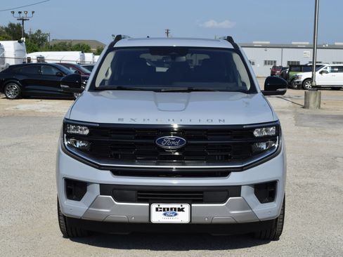 New 2025 Ford Expedition Platinum w/ Driver's Package image 2