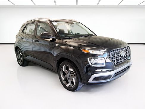 Used 2025 Hyundai Venue SEL FWD image 3