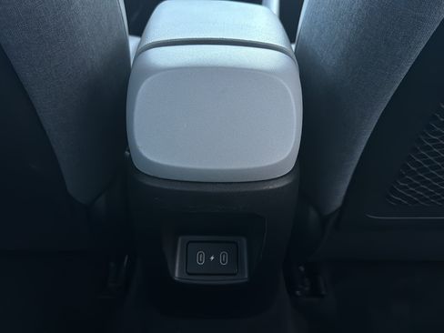 Used 2024 Hyundai Elantra Limited FWD image 32