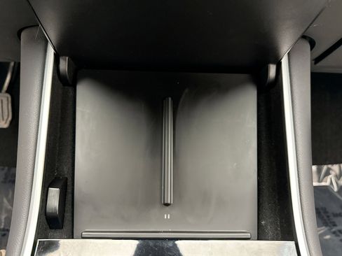 Used 2019 Tesla Model 3 Standard Range Plus image 17