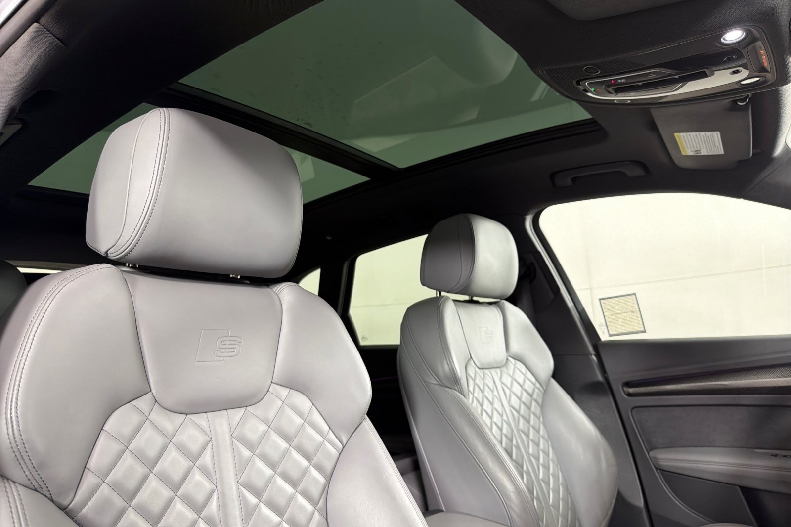 Used 2023 Audi SQ5 Prestige w/ Prestige Package AWD/4WD image 16