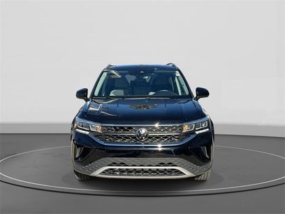 Certified 2023 Volkswagen Taos SE w/ Panoramic Sunroof Package