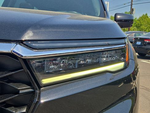 Used 2024 Honda Pilot Touring image 10