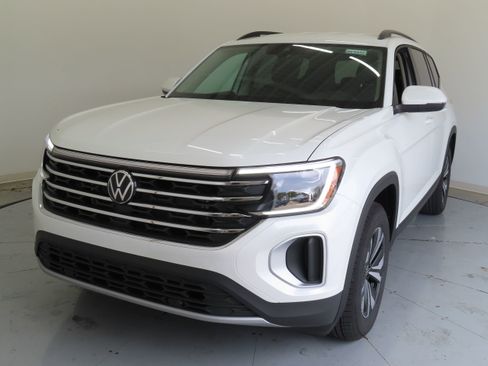 New 2026 Volkswagen Atlas SE image 9