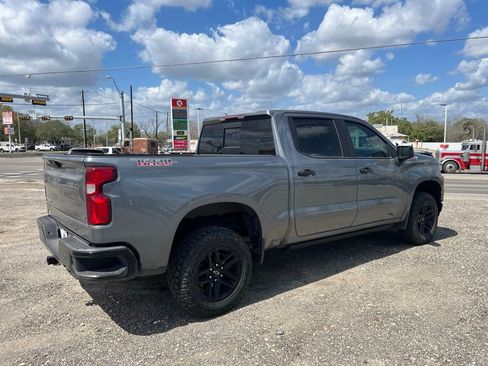 Used 2021 Chevrolet Silverado 1500 LT Trail Boss w/ Convenience Package II image 2