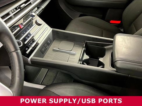 Used 2025 Hyundai Santa Fe SE FWD image 16