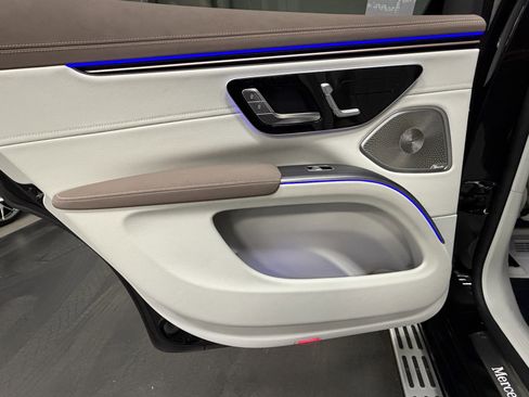 Certified 2023 Mercedes-Benz EQS 580 4MATIC SUV image 39