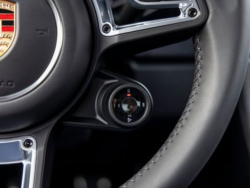 Certified 2025 Porsche 718 Boxster GTS image 34