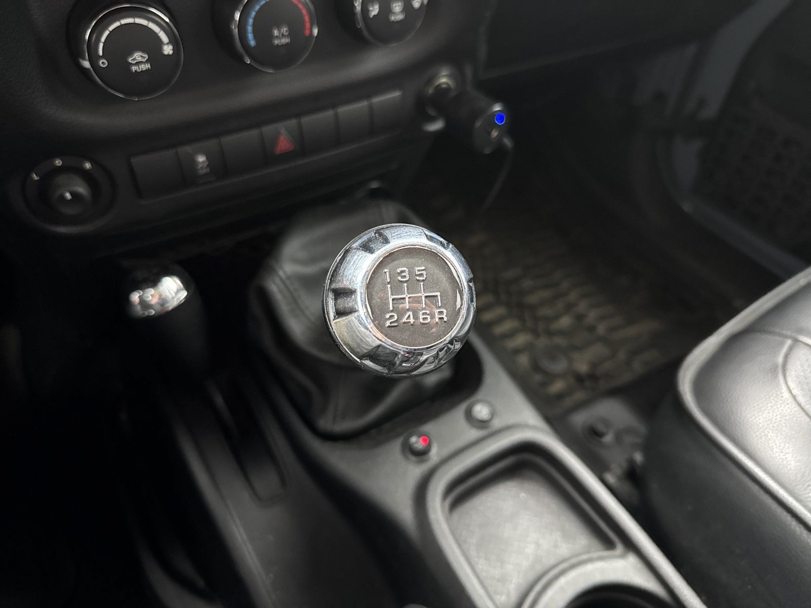 Used 2014 Jeep Wrangler Unlimited Sport w/ Quick Order Package 23S AWD/4WD image 20