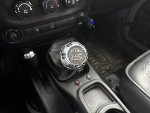 Used 2014 Jeep Wrangler Unlimited Sport w/ Quick Order Package 23S AWD/4WD image 20