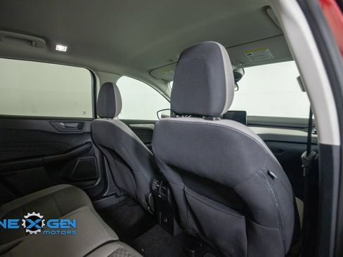 Used 2022 Ford Escape SE FWD image 39