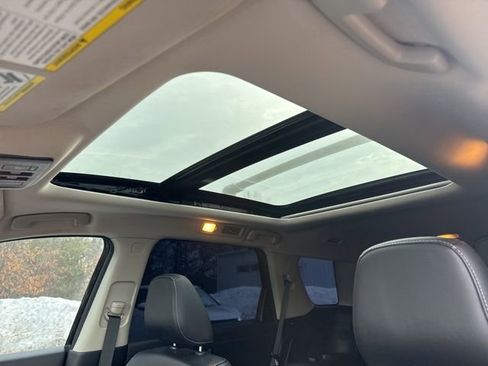 Used 2022 Nissan Pathfinder SL w/ SL Premium Package image 9