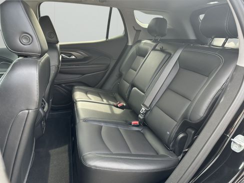 Used 2023 GMC Terrain SLT AWD/4WD image 16