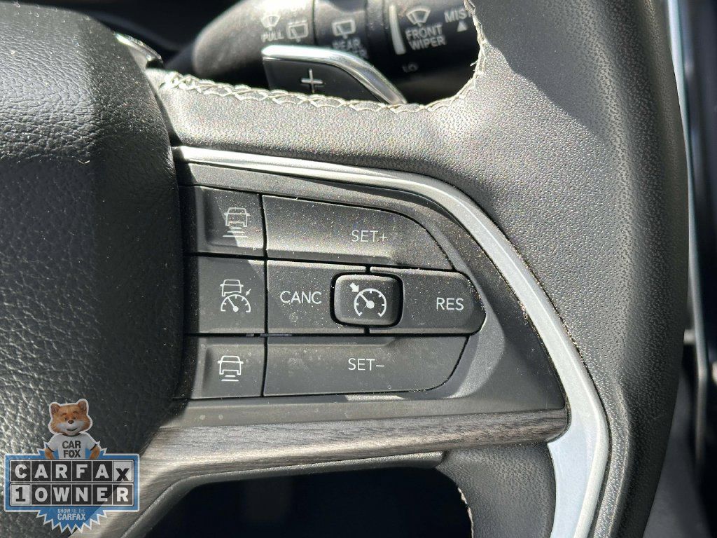 Used 2023 Jeep Grand Cherokee 30th Anniversary AWD/4WD image 26