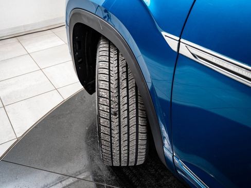 Used 2024 Volkswagen Atlas Cross Sport SEL Premium R-Line image 50