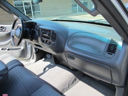 Used 2002 Ford F150 XLT RWD image 44