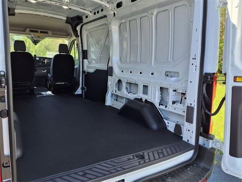 New 2025 Ford Transit 250 148 Medium Roof image 7