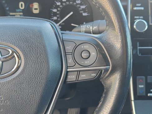 Used 2020 Toyota Avalon XLE image 16