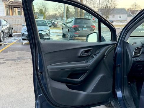 Used 2018 Chevrolet Trax LT w/ Driver Confidence Package image 15