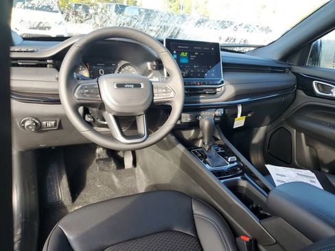 New 2026 Jeep Compass Latitude image 6