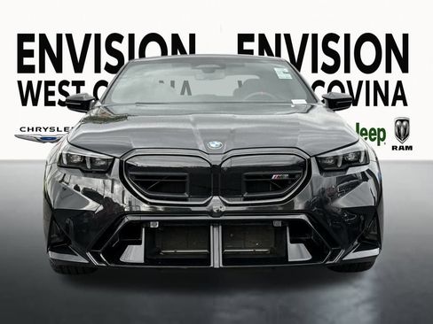 Used 2025 BMW M5 w/ Executive Package image 3