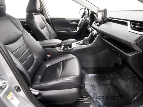 Used 2019 Toyota RAV4 XLE Premium w/ All Weather Liner Package AWD/4WD image 19