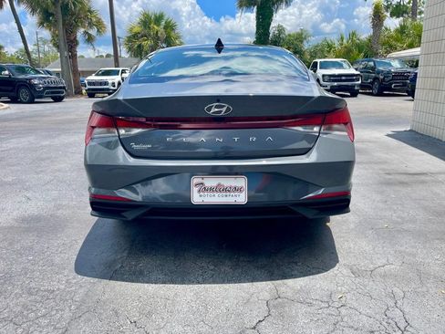Used 2023 Hyundai Elantra SEL FWD image 3