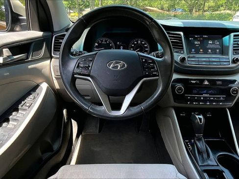 Used 2018 Hyundai Tucson Value FWD image 8