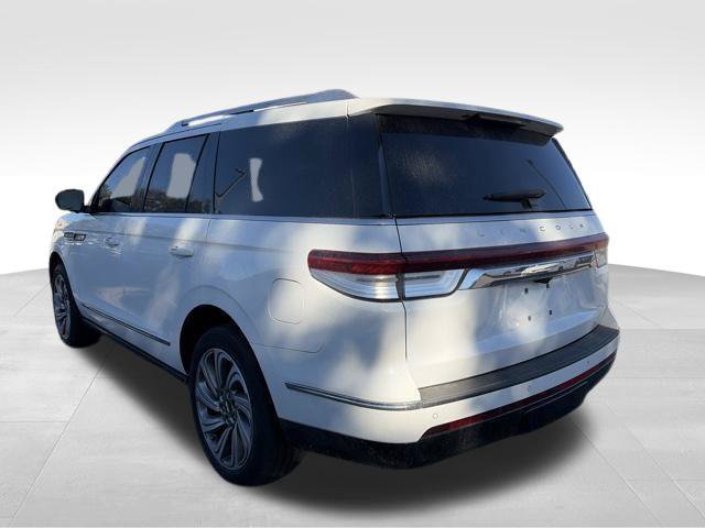 Used 2023 Lincoln Navigator Reserve AWD/4WD image 8