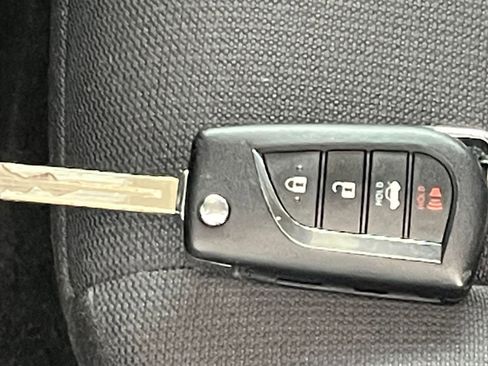 Used 2025 Toyota Corolla LE FWD image 21