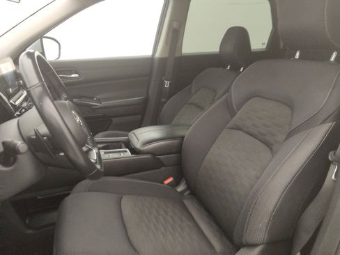 Used 2022 Nissan Pathfinder SV FWD image 17
