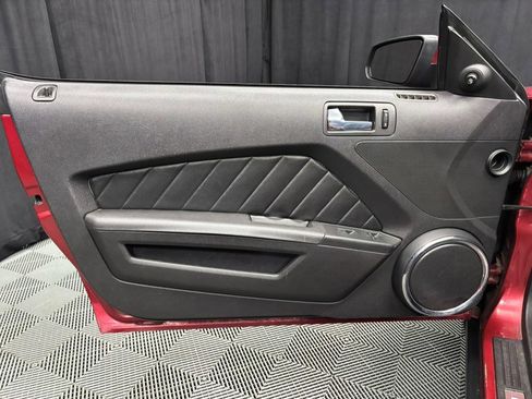 Used 2010 Ford Mustang Premium image 35