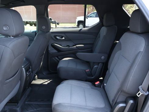 Used 2023 Chevrolet Traverse LT FWD image 21