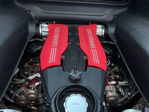 Used 2016 Ferrari 488 GTB image 39