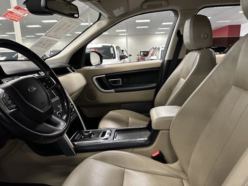 Used 2018 Land Rover Discovery Sport HSE image 15