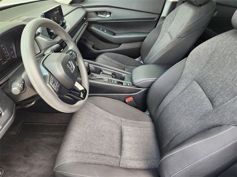 Used 2025 Honda Accord SE image 13