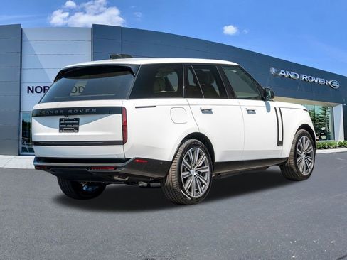 New 2025 Land Rover Range Rover Autobiography image 4